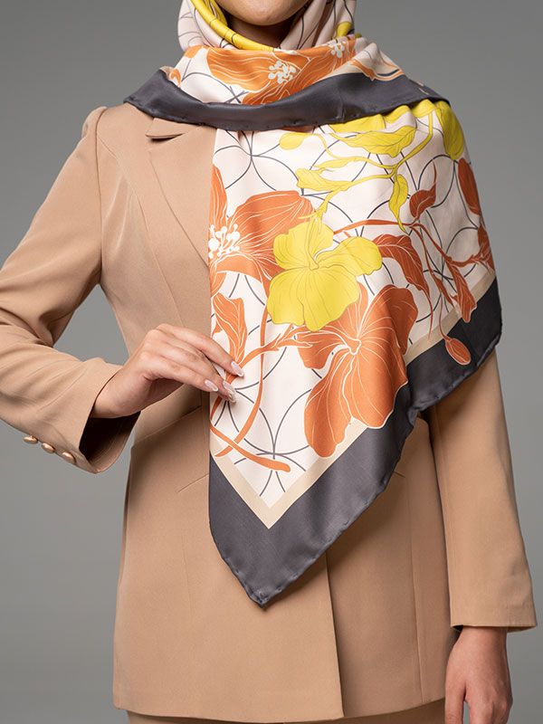 روسری نخ چلچراغ‌ سوسن