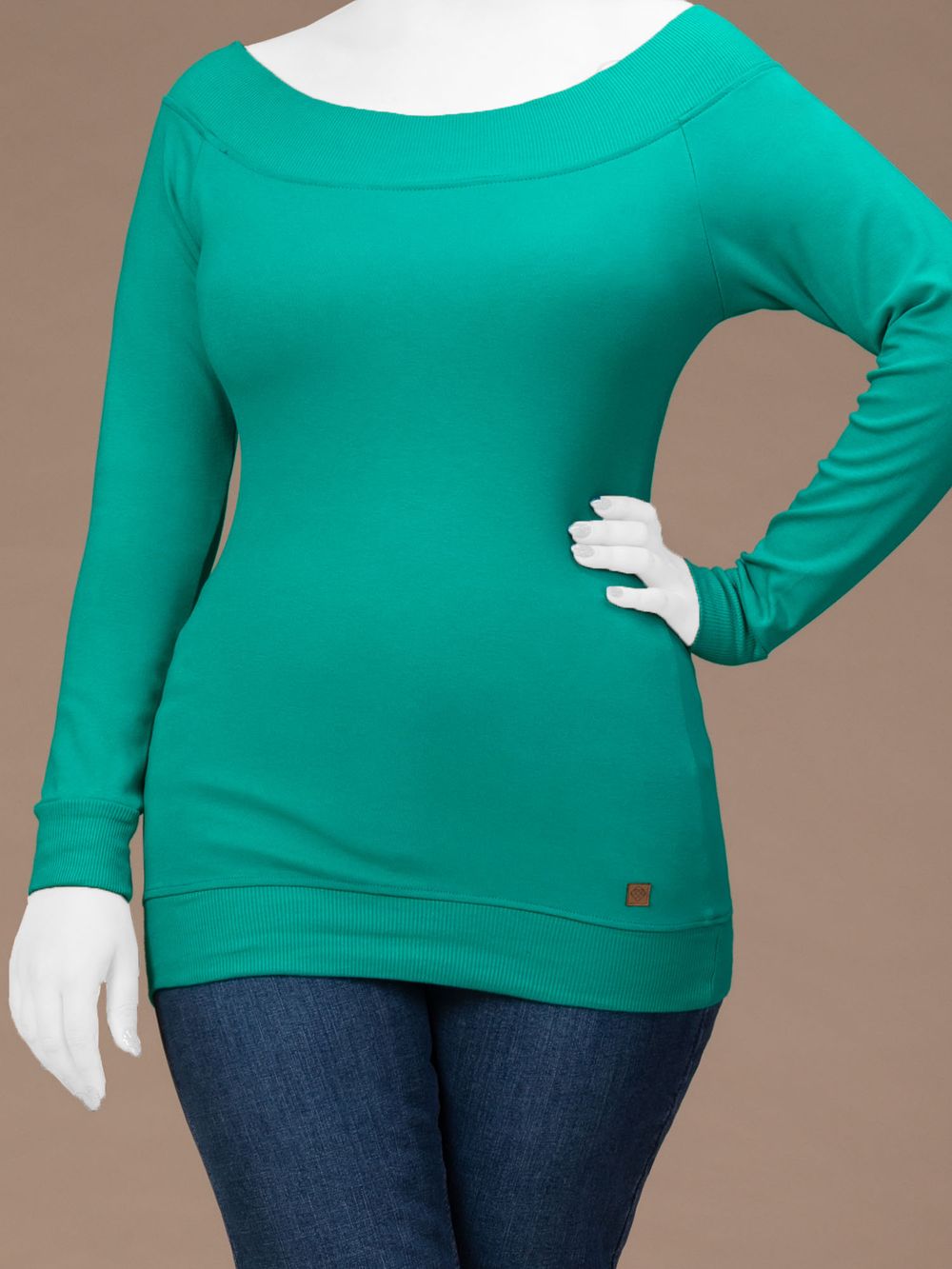 بلوز زنانه تریکو یقه قایقی کژوال آوینا