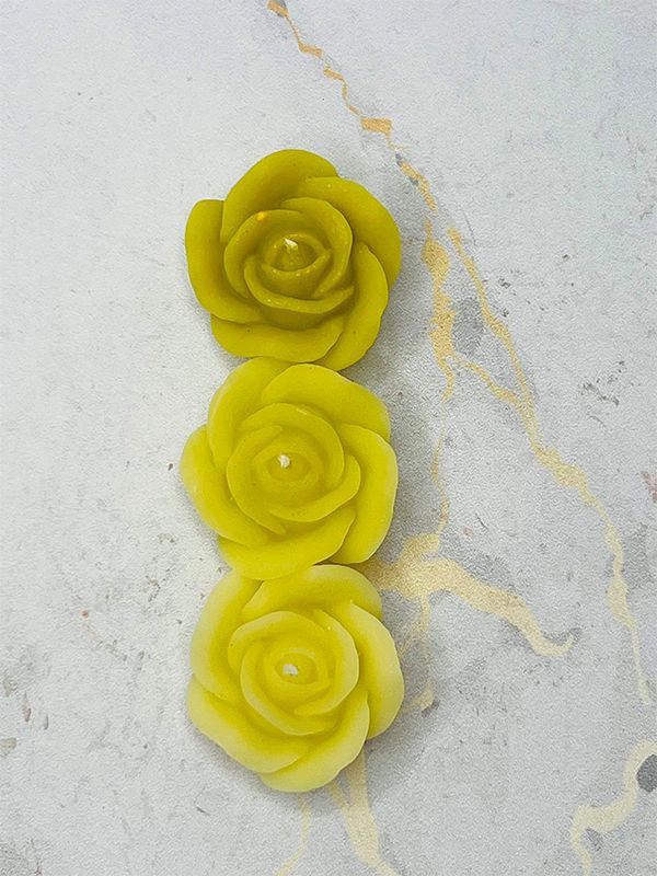 شمع رز روی آب