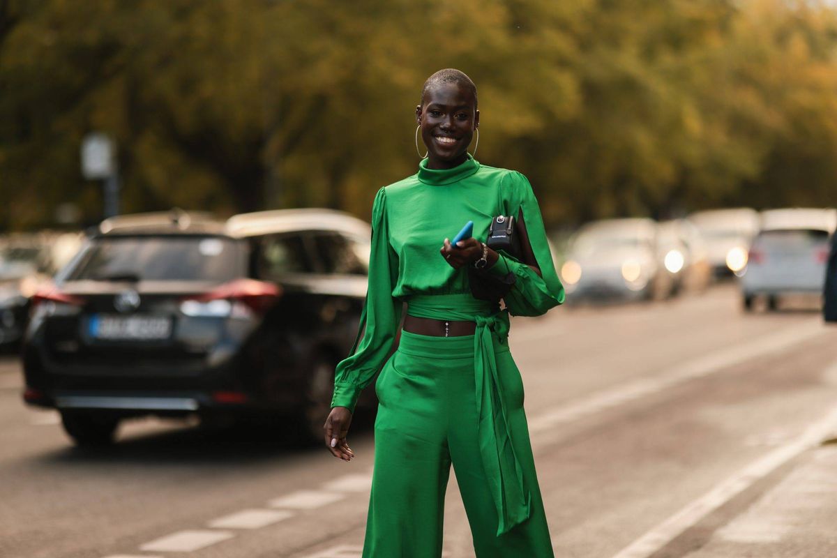 استایل تک رنگ مناسب فراد قد کوتاه