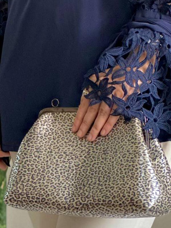 کیف دهانه فلزی - نمای دوم