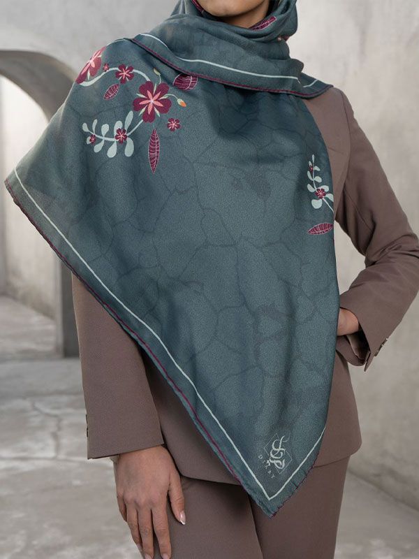 روسری‌ابریشم سوسن‌‌آزاد