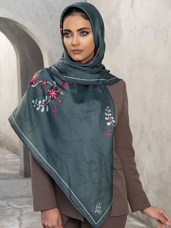 روسری‌نخ سوسن‌‌آزاد