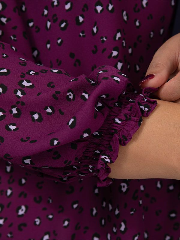 بلوز زنانه سایز بزرگ کرپ ژورژت یقه ایستاده چین داره 40111