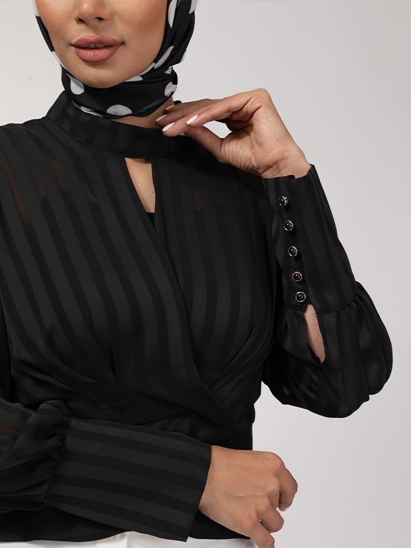 بلوز  مجلسی زنانه کرپ حریر یقه چپ راستی آستین پفی 40106